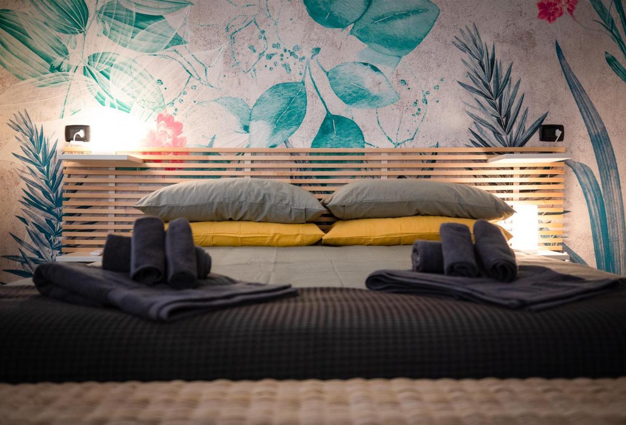 Via Calefati Land Appartement Bari Buitenkant foto